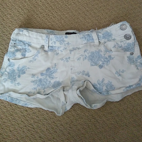 Short shorts bundle! Bundles=saving on shipping! - Picture 4 of 8